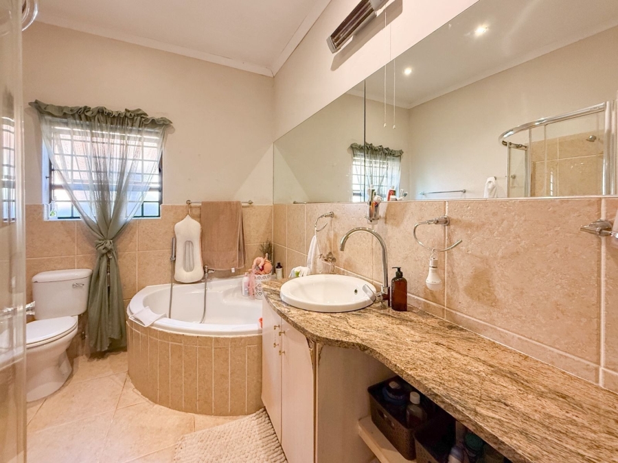 3 Bedroom Property for Sale in Kosmos Ridge North West